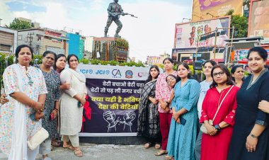 कोलकाता में महिला चिकित्सक के साथ दुष्कर्म व हत्या की घटना के विरोध में जेसीआई रांची उड़ान ने निकाला कैंडल मार्च