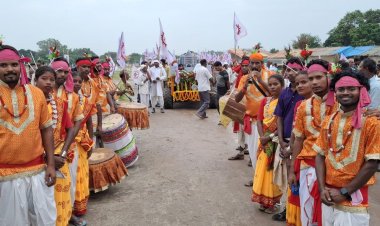स्वर्वेद शोभायात्रा निकालकर विहंगमयोगियों ने किया संत विज्ञानदेव महाराज का स्वागत
