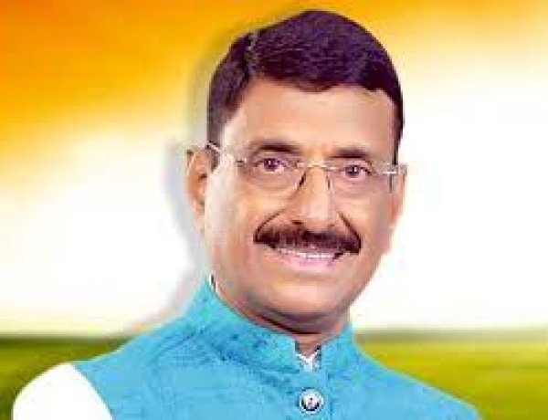 विश्व आदिवासी दिवस पर केंद्रीय रक्षा राज्य मंत्री ने दी शुभकामनाएं 