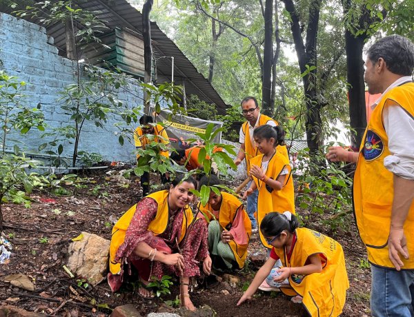 पर्यावरण संरक्षण के लिए पेड़-पौधे लगाना जरूरी : शैलेश अग्रवाल