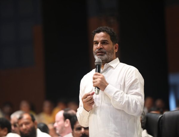 लूटकर कमाए गए पैसों के दम पर अपने कार्यकर्ताओं को रोक लें तेजस्वी : प्रशांत किशोर