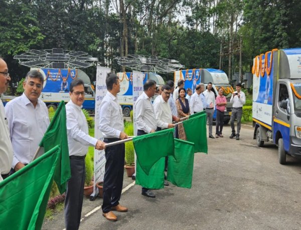 CMPDI के CMD मनोज कुमार ने  हरी झंडी दिखाकर किया छह खाद्य वितरण वाहन रवाना  