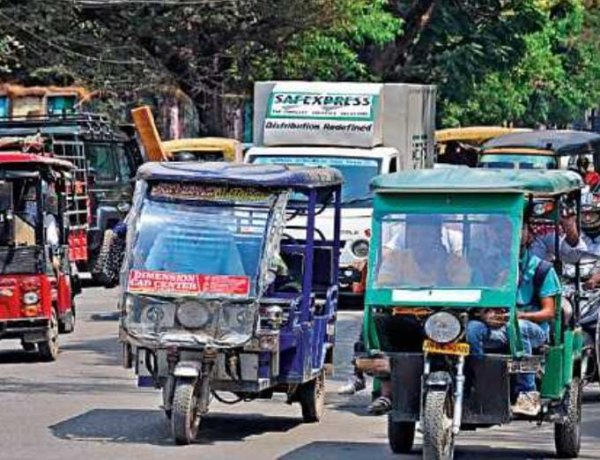 राँची में आज से ऑटो और ई रिक्शा चालकों की अनिश्चितकालीन हड़ताल