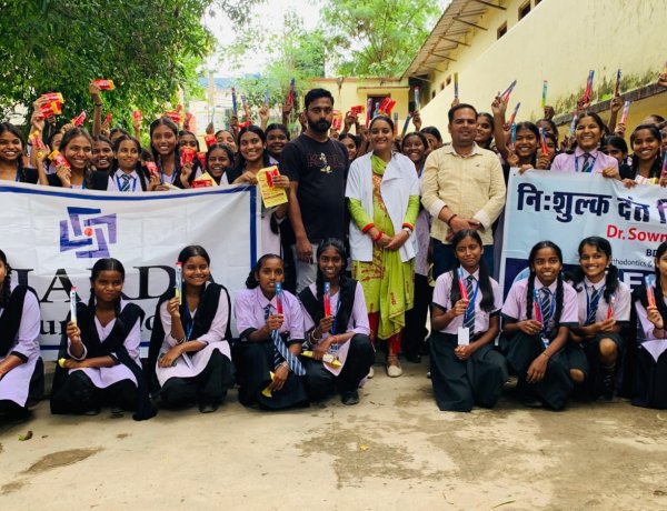 शारदा फाउंडेशन का निःशुल्क दंत चिकित्सा शिविर आयोजित