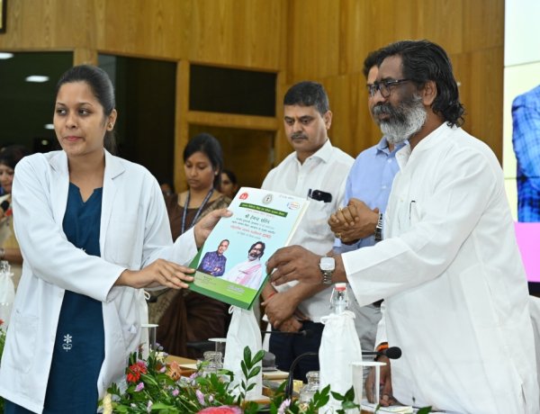 मुख्यमंत्री  ने 365 सामुदायिक स्वास्थ्य पदाधिकारियों (CHO) को दिया नियुक्ति पत्र