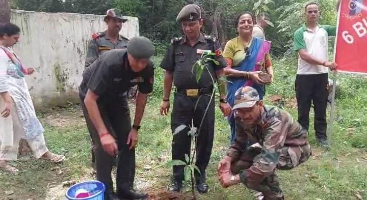 6 बटालियन एनसीसी एवं भारत विकास परिषद सूर्योदय शाखा ने संयुक्त रूप से किया पौधारोपण