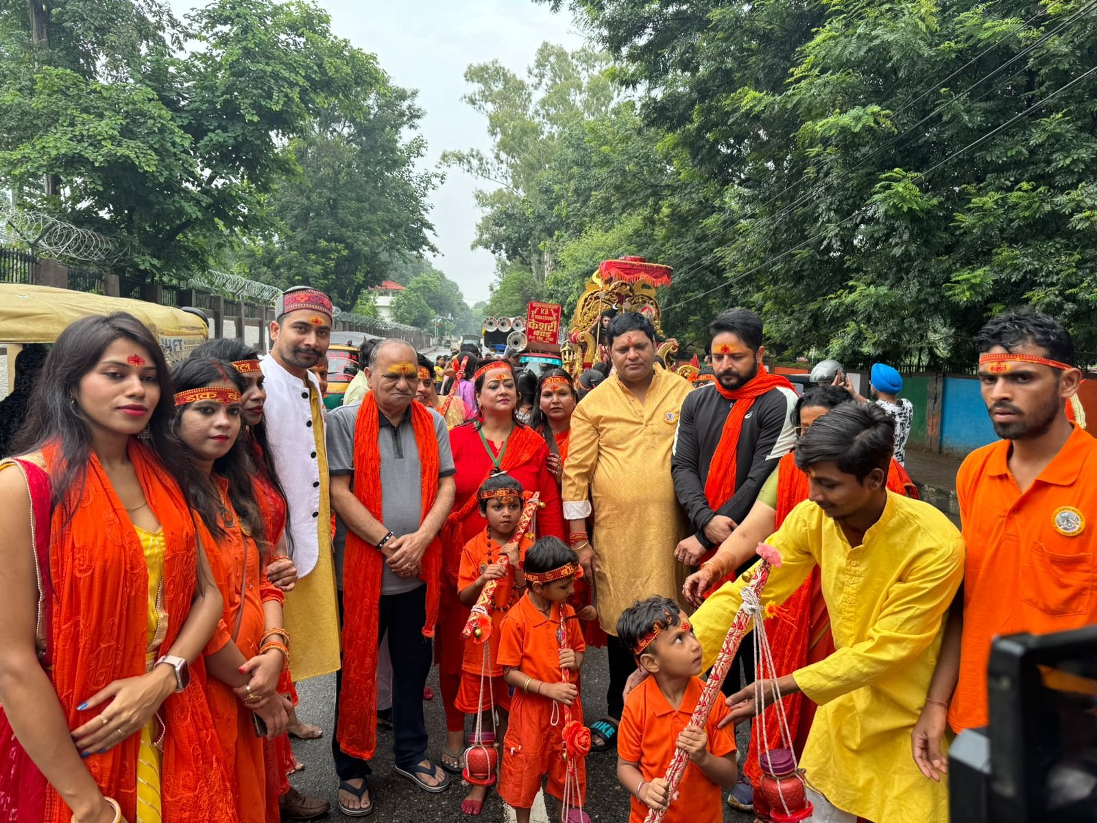 बाल कांवड़ियों ने महाकाल बाबा पर किया जलाभिषेक