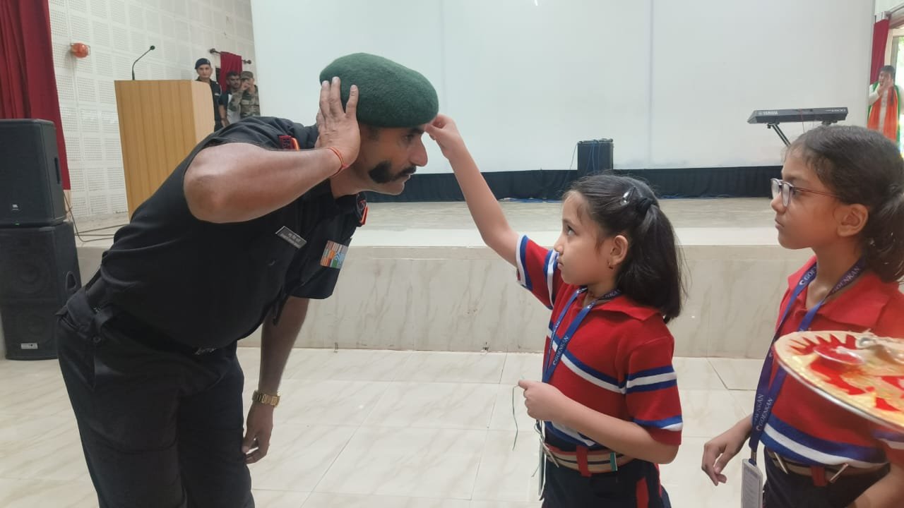 जी.डी गोयंका के छात्राओं ने आर्मी कैंट नामकुम में रक्षाबंधन पर्व को एक महोत्सव के रूप में मनाया