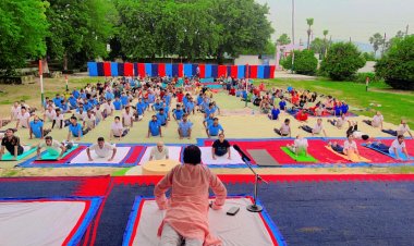 एनसीसी कैडेटों को कराया गया योगाभ्यास