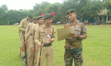 एनसीसी कैडेटों को दिया फायरिंग व सड़क सुरक्षा का प्रशिक्षण