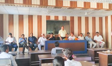 नैक से मान्यता मिलने पर एनसीसी एनएसएस द्वारा प्राचार्य  का सम्मान