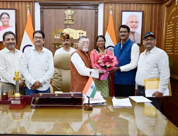 शैक्षिक महासंघ का उच्चस्तरीय प्रतिनिधिमंडल  राज्यपाल से मिला, सौंपा ज्ञापन 