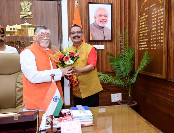 अविराम (ग्रामीण विकास स्वयं सेवी संस्थान) के सचिव इंद्रजीत भारती ने राज्यपाल  से की मुलाक़ात