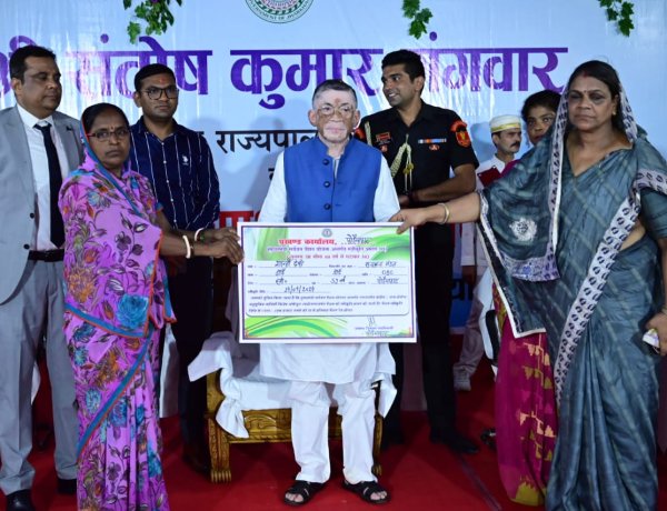 राज्यपाल ने गोड्डा में सरकारी योजनाओं के तहत परिसंपत्तियों का वितरण किया