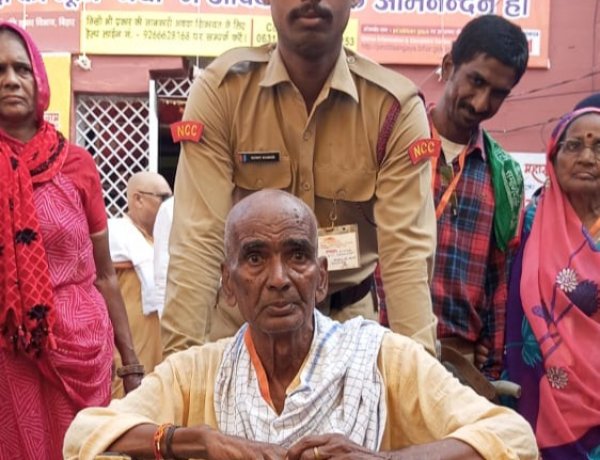 6 बिहार बटालियन एनसीसी के कैडेट्स कर रहे हैं पिंडदानियों की निस्वार्थ भाव से सेवा