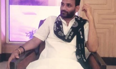 "डाकिया अब डाक नहीं लाता":- अनंत धीश अमन