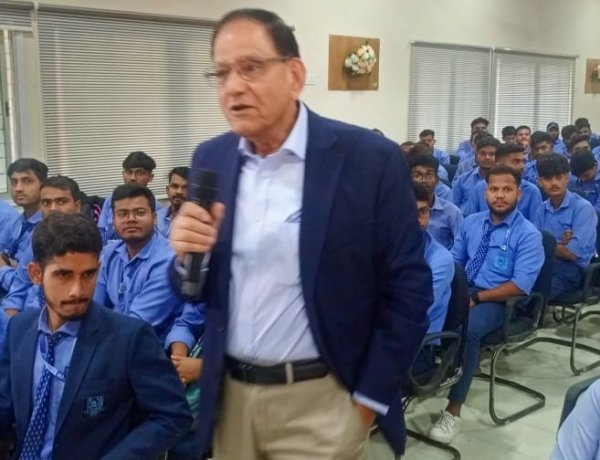 एंटरप्रेन्योरशिप के लिए क्रिटिकल थिंकिंग जरूरी: रमेश यादव