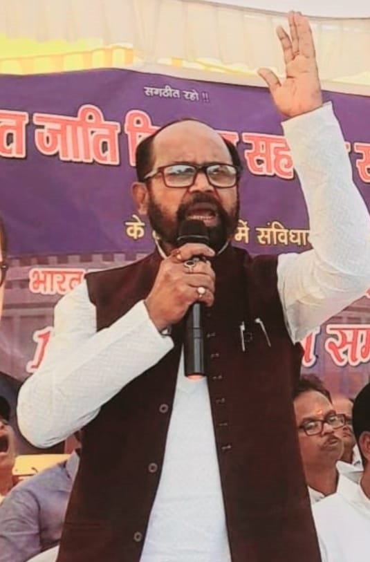 बालू का  मालिकाना हक मिले ग्राम सभा  को : विजय शंकर नायक