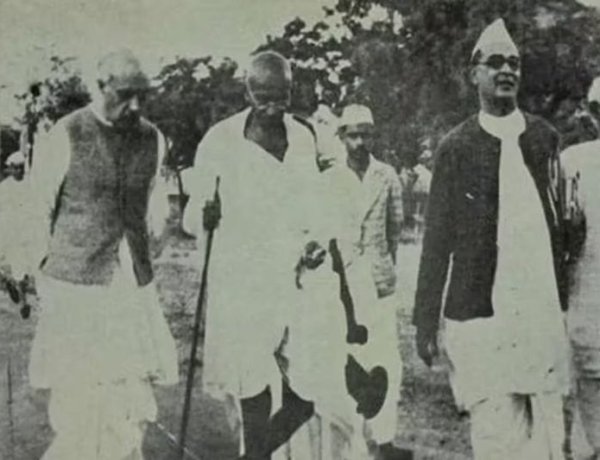  गांधी के विचार सदा विश्व मानव के मार्ग प्रशस्त करतें रहेंगे 