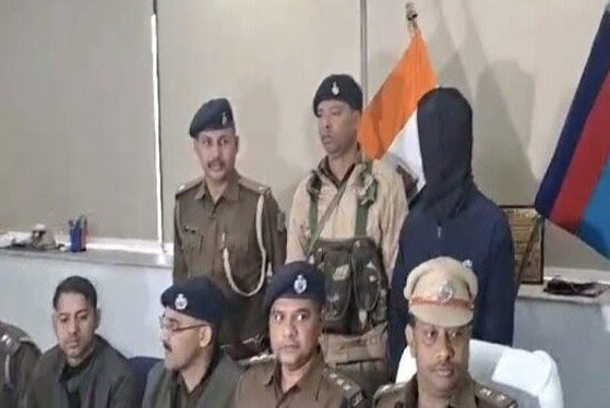 *रांची में बच्चों से चोरी करवाने वाले गिरोह का मुख्य सरगना 31 मोबाइल फोन सहित गिरफ्तार