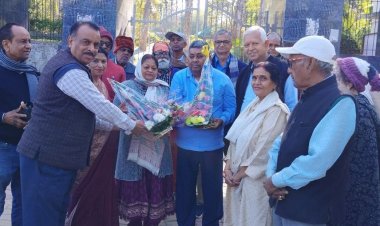 राजेन्द्र लाल  और कमला देवी को संगम ने 'आदर्श दम्पति सम्मान' से अलंकृत किया