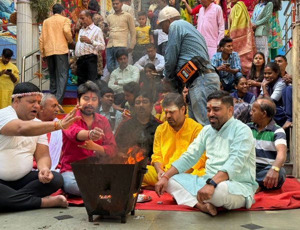भारत को विश्व विजेता बनाने के लिए पहाड़ी मंदिर में यज्ञ हवन 
