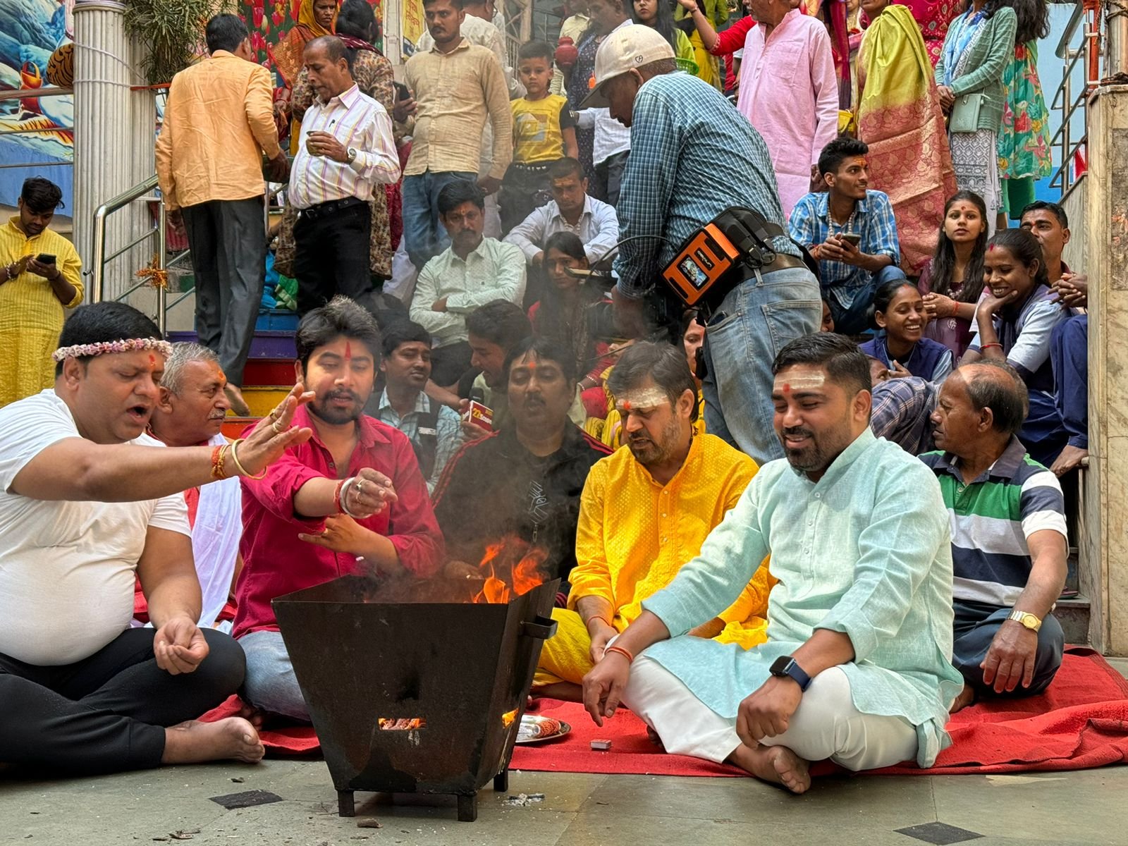 भारत को विश्व विजेता बनाने के लिए पहाड़ी मंदिर में यज्ञ हवन 