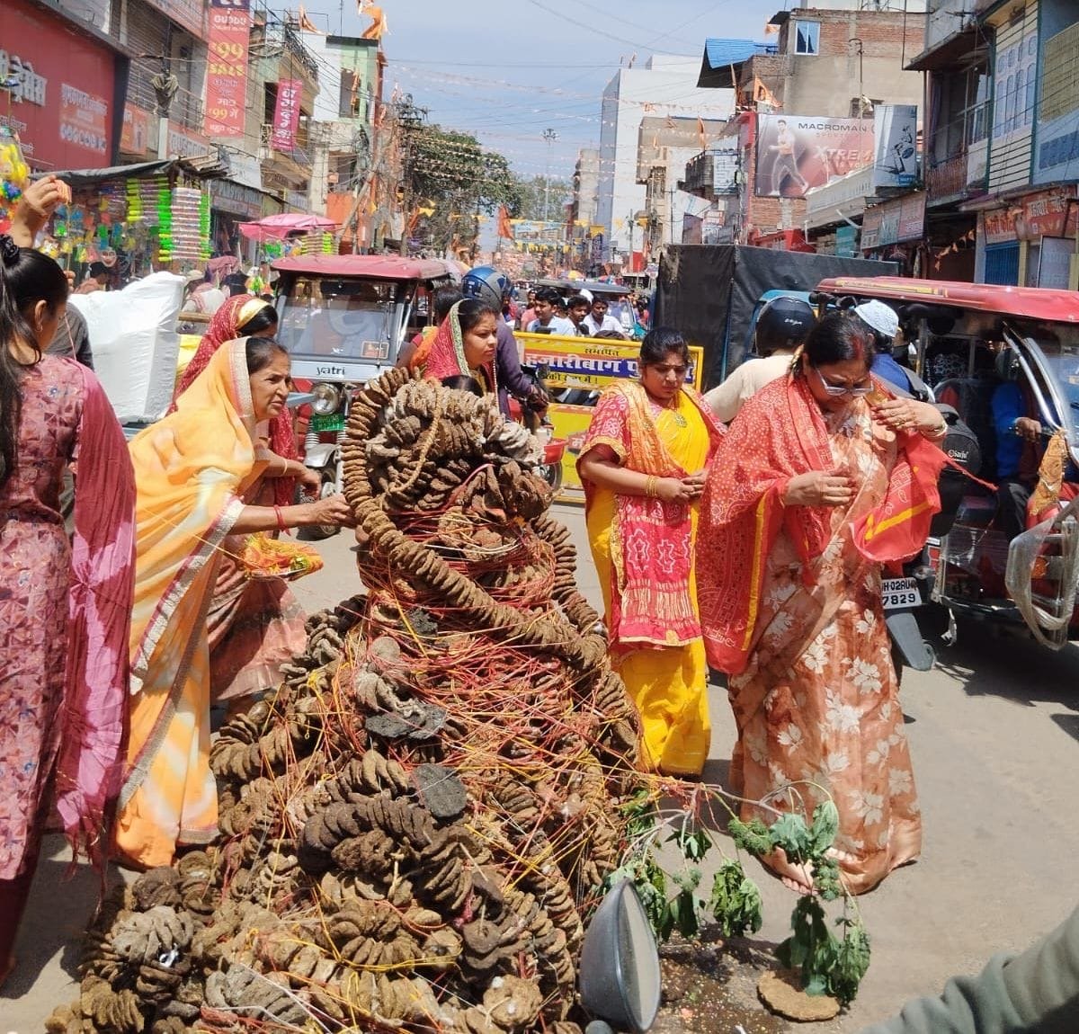 'होलिका दहन' अच्छाई की जीत का संदेश देता है