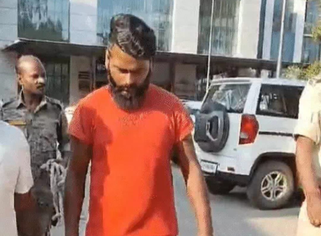 रांची में अपराधियों की फिर हुई परेड: पुलिस से हथियार छिनने की कोशिश, मारपीट भी की थी, भेजे गए जेल