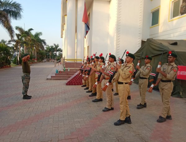 कैडेट्स में देश भक्ति की भावना उजागर करना- कर्नल पंकज