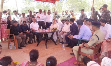 झारखंड की मुख्यसचिव पहुंची सतबरवा, पुनर्वास कार्यों का लिया जायजा