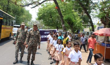 ऑपरेशन सिंदूर पर निकाली गई जागरूकता रैली, कमांडिंग ऑफिसर कर्नल पंकज कुमार ने रैली को हरी झंडी दिखाकर रवाना किया