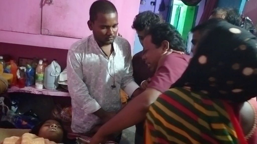 मांडू  में युवती ने फांसी लगाकर की खुदकुशी, 1 वर्ष पहले की थी लव मैरिज, पुलिस को साजिश का संदेह, जांच में जुटी 