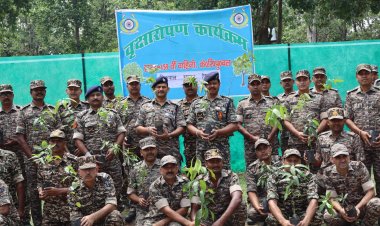 159 सीआरपीएफ मुख्यालय में अधिकारियों व जवानों ने किया पौधारोपण