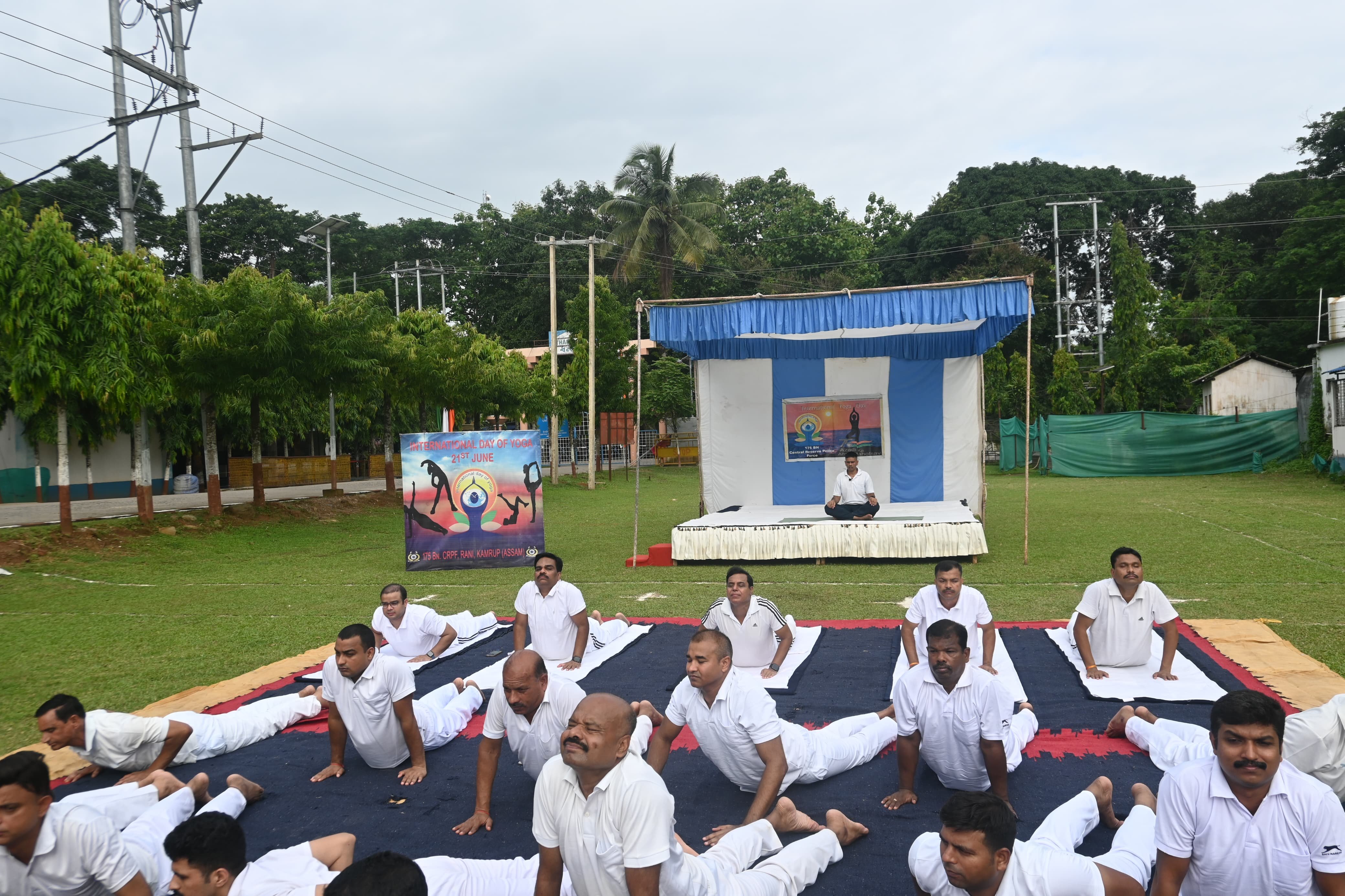 अंतर्राष्ट्रीय योग दिवस : सीआरपीएफ कैम्प में योग शिविर का आयोजन