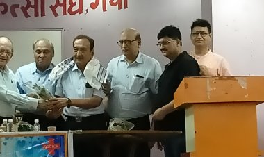 डॉक्टर्स डे पर वरिष्ठ चिकित्सकों को किया गया सम्मानित