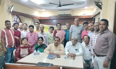 शब्दवीणा की 'आया सावन झूम के' काव्यगोष्ठी में पढ़ी गयीं सावन पर मनभावन रचनाएँ, बहकी-बहकी पुरवैया है, सावन का मस्त महीना है