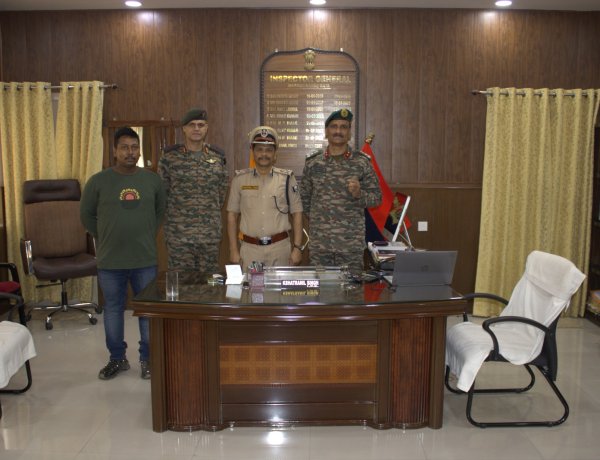 एनसीसी ग्रुप कमांडर और आईजी के बीच हुई बैठक, युवाओं को सशक्त बनाने पर जोर