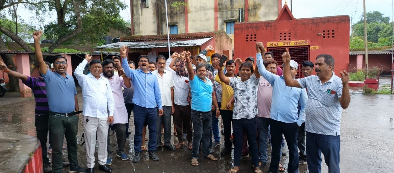 ट्रेड यूनियन के राष्ट्रव्यापी हड़ताल का कोयलांचल में दिखा असर