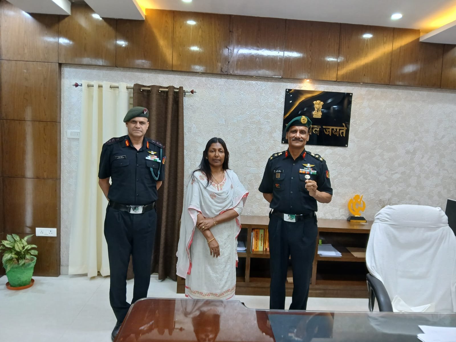 एनसीसी ग्रुप कमांडर ने  कमिश्नर से की मुलाकात