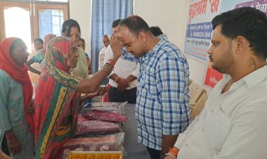 रक्षा बंधन के मौके पर वृद्धाश्रम में आकर इनकी सेवा करने में बहुत सुकून मिलता है