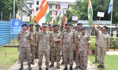 47 बटालियन सीआरपीएफ की भव्य तिरंगा बाइक रैली का आयोजन, देशभक्ति गीतों के साथ गूंजा शहर