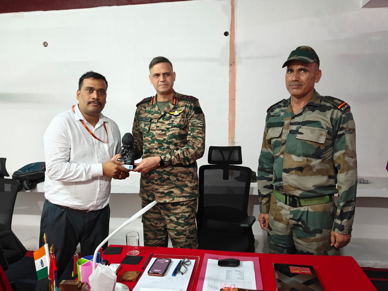 पंजाब नेशनल बैंक के वरिष्ठ शाखा प्रबंधक ने कैडेटों को बैंकिंग धोखाधड़ी के बारे दी जानकारी