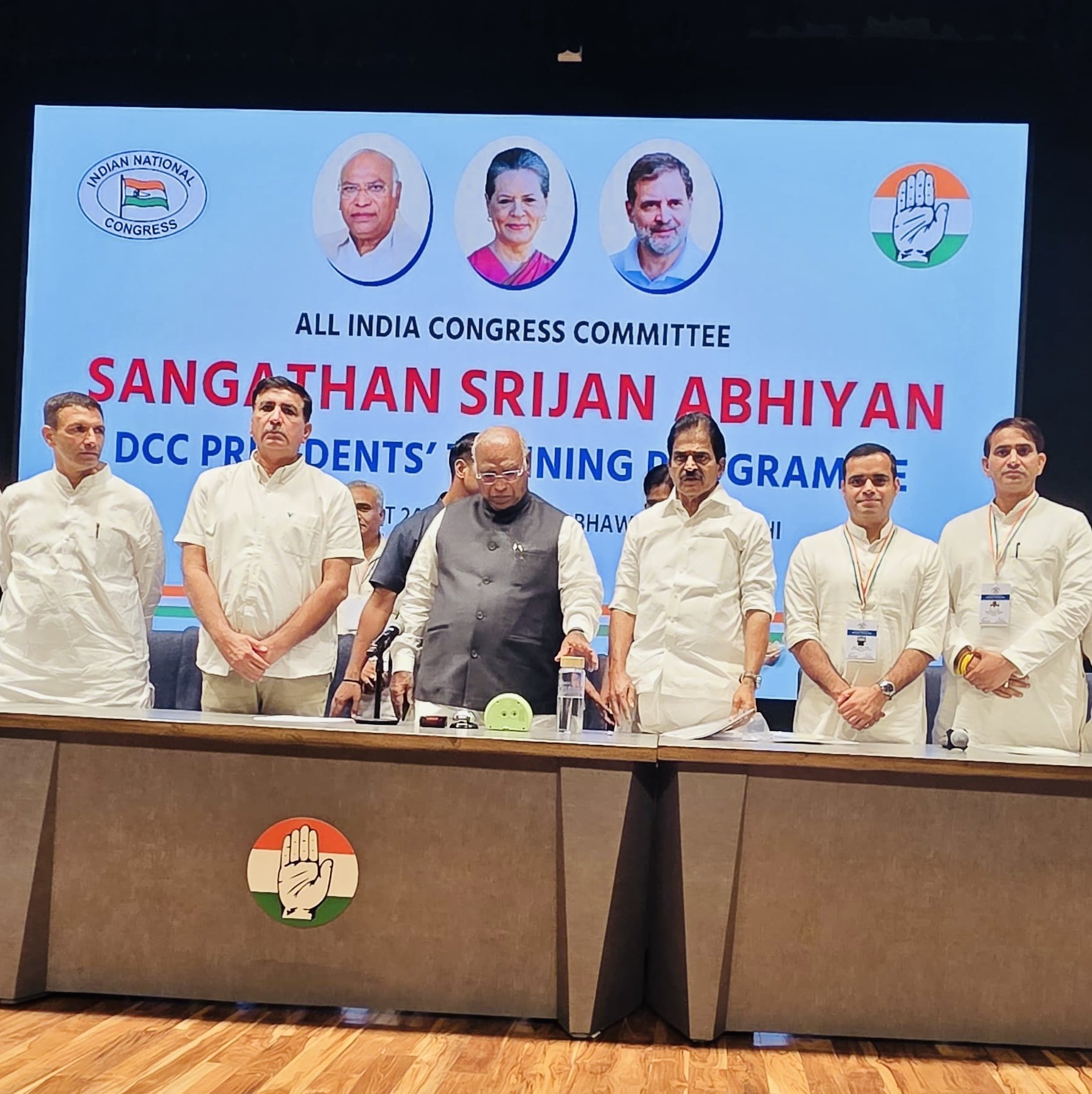 वोट चोरी के बाद सत्ता चोरी में जुटी बीजेपी… कांग्रेस अध्यक्ष खड़गे