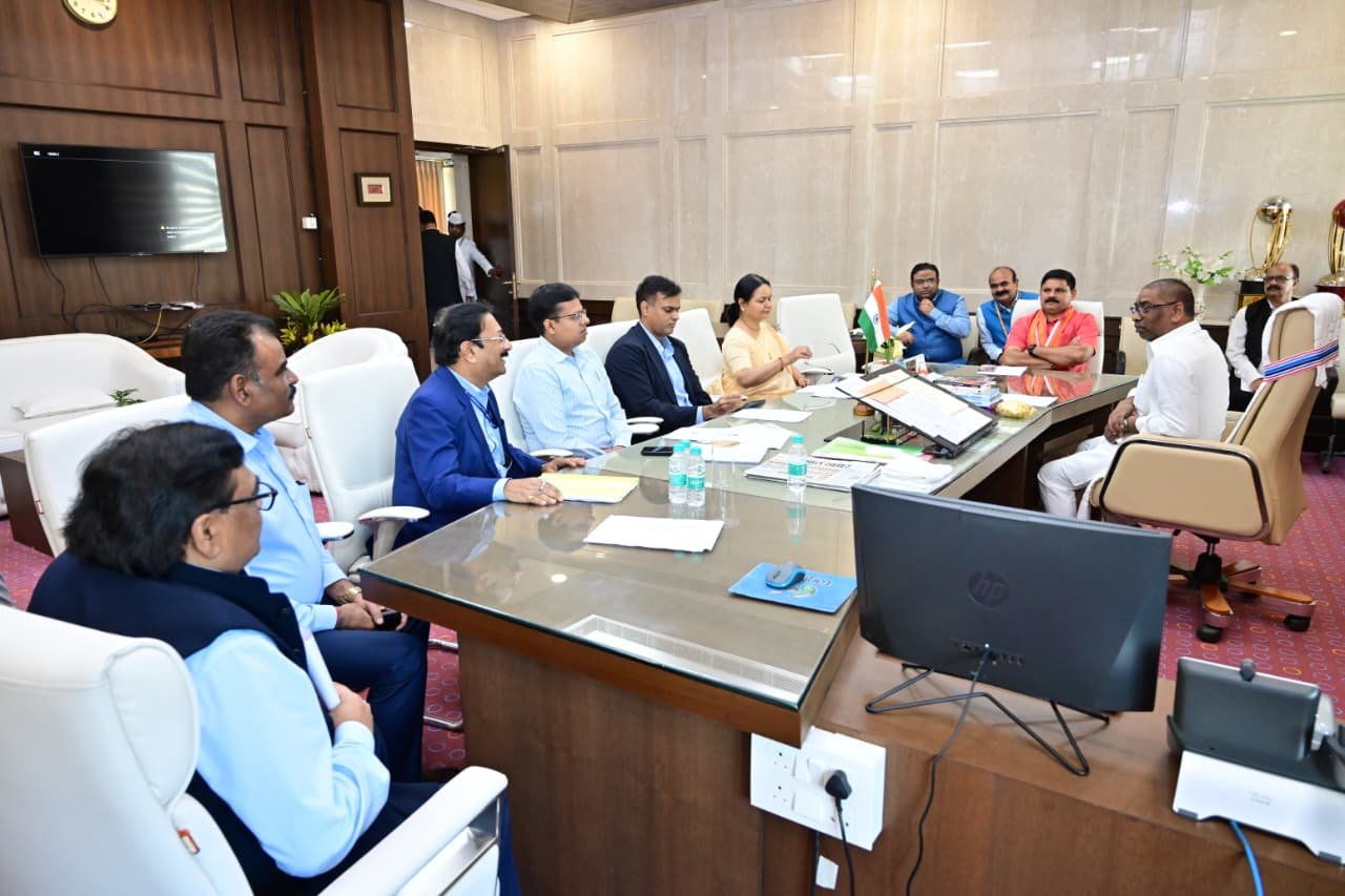 खनन कार्य संपन्न हो जाने के उपरांत जमीन को रैयत को वापस कर देनी चाहिए, मुख्यमंत्री हेमन्त सोरेन ने केंद्रीय कोयला राज्यमंत्री सतीश चंद्र दुबे से यह बात कही