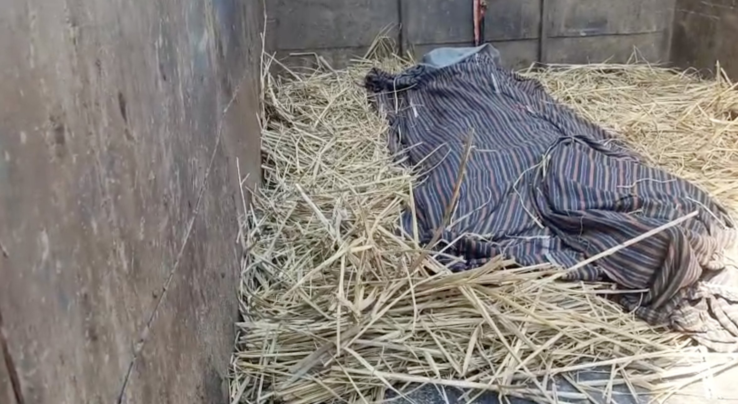 घर में सोये हुए किसान की गला रेतकर हत्या