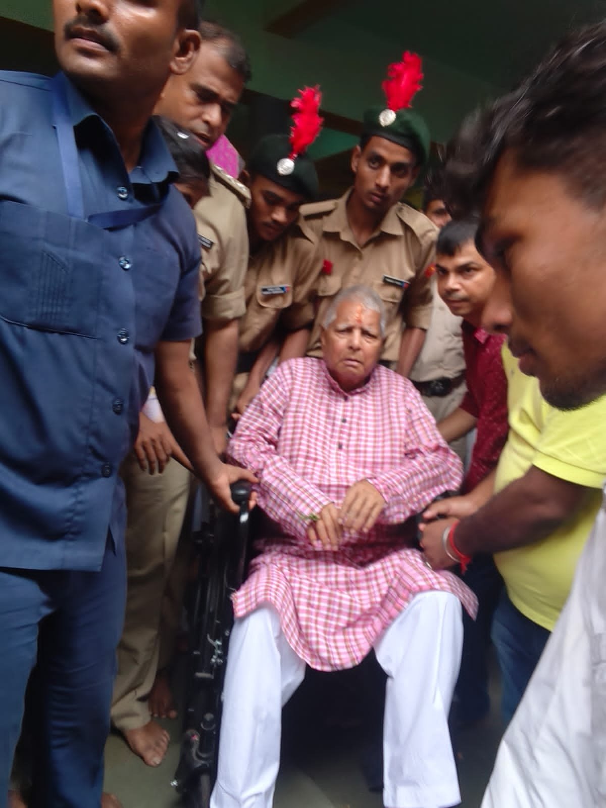 पितृपक्ष मेला में लालू यादव की सेवा में एनसीसी कैडेट्स