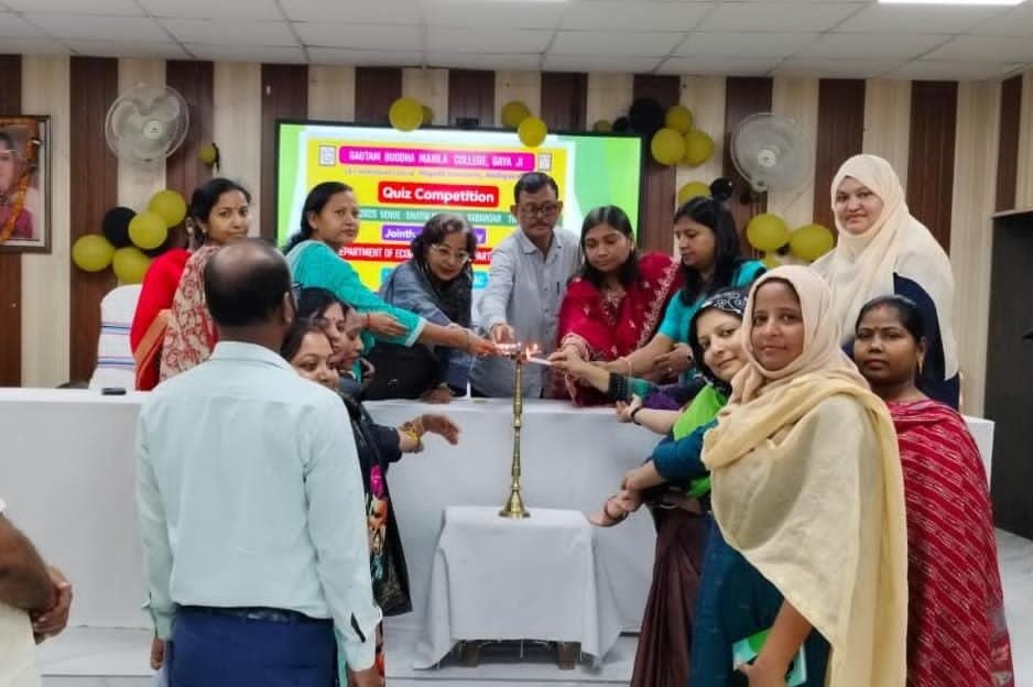 जीबीएम कॉलेज में अर्थशास्त्र विभाग एवं अंग्रेजी विभाग द्वारा आयोजित हुई क्विज़ प्रतियोगिता, सर्वाधिक अंक लाकर निरंजना समूह की छात्रा विनायिका, खुशी, प्रिंसी, एवं मुस्कान विजेता रहीं