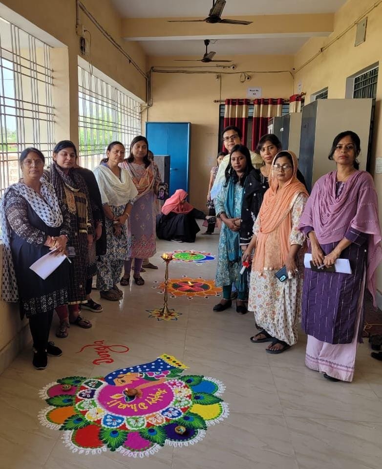 जीबीएम कॉलेज में धनतेरस एवं दीपोत्सव पर एनएसएस, एनसीसी, कला परिषद एवं गृहविज्ञान विभाग की ओर से रंगोली प्रतियोगिता का हुआ आयोजन