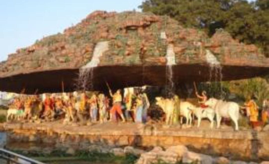 गोवर्धन पूजा भारतीय लोक जीवन में गाय की महता को दर्शाता है